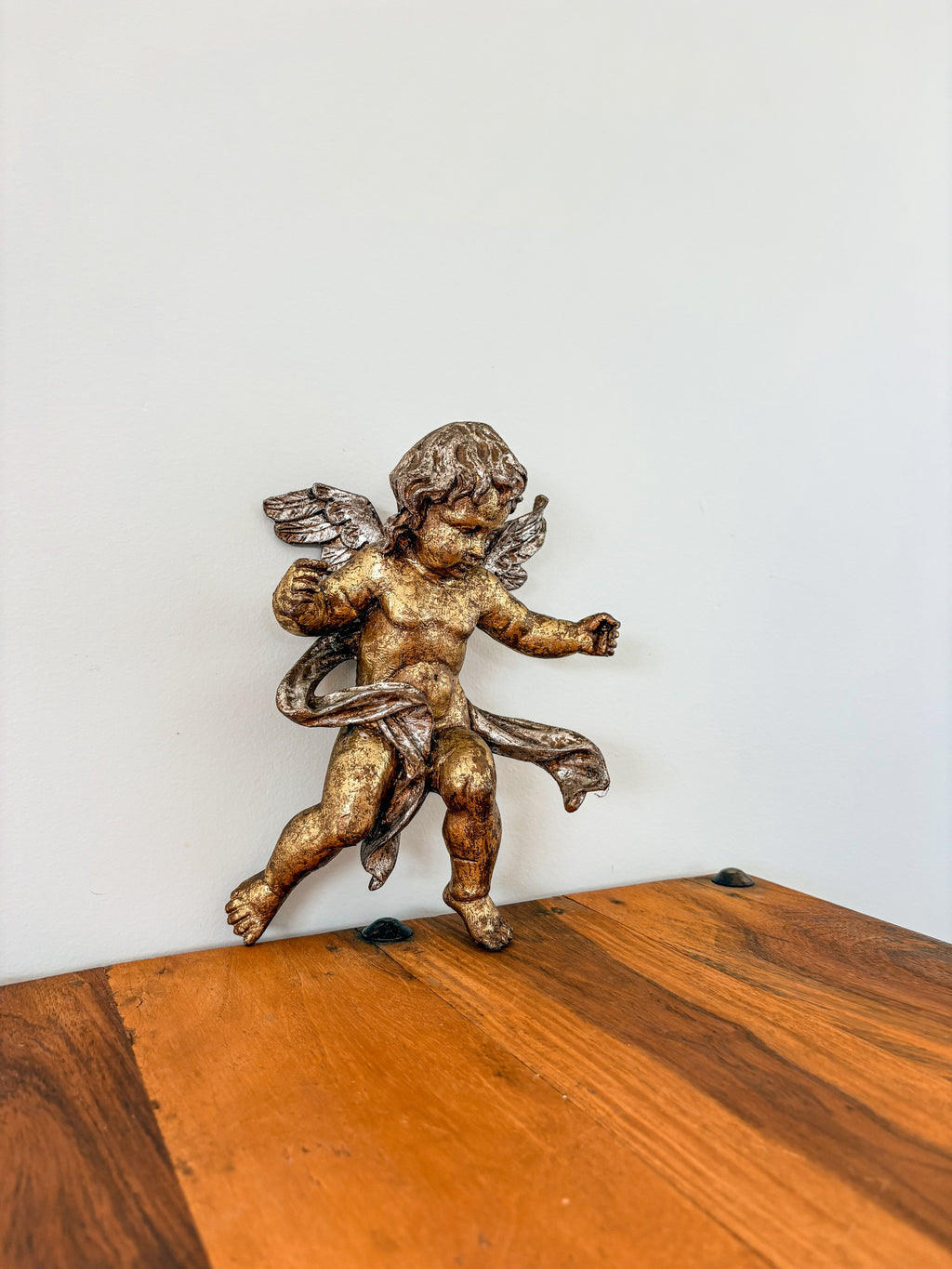 Cherub Angle Hanging