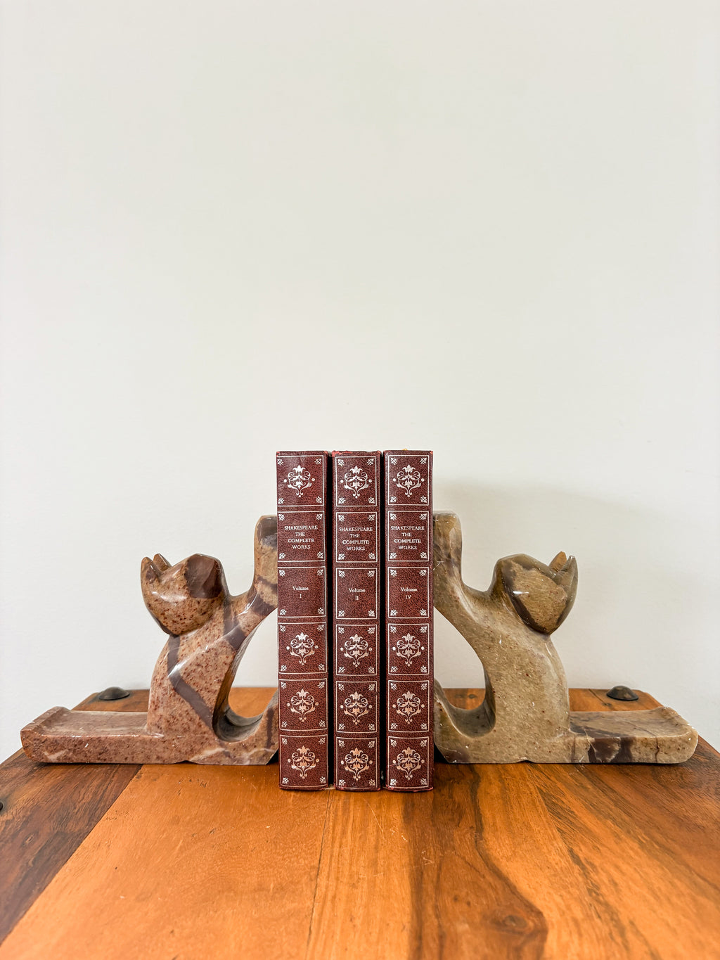 Green and Brown Onyx Cat Book Ends