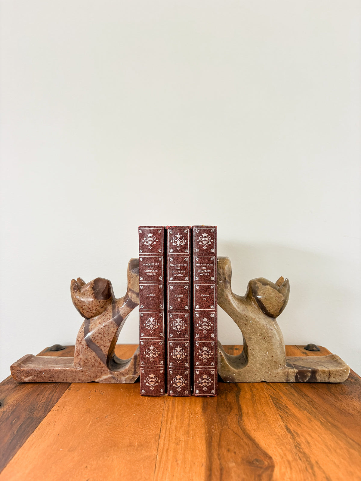 Green and Brown Onyx Cat Book Ends